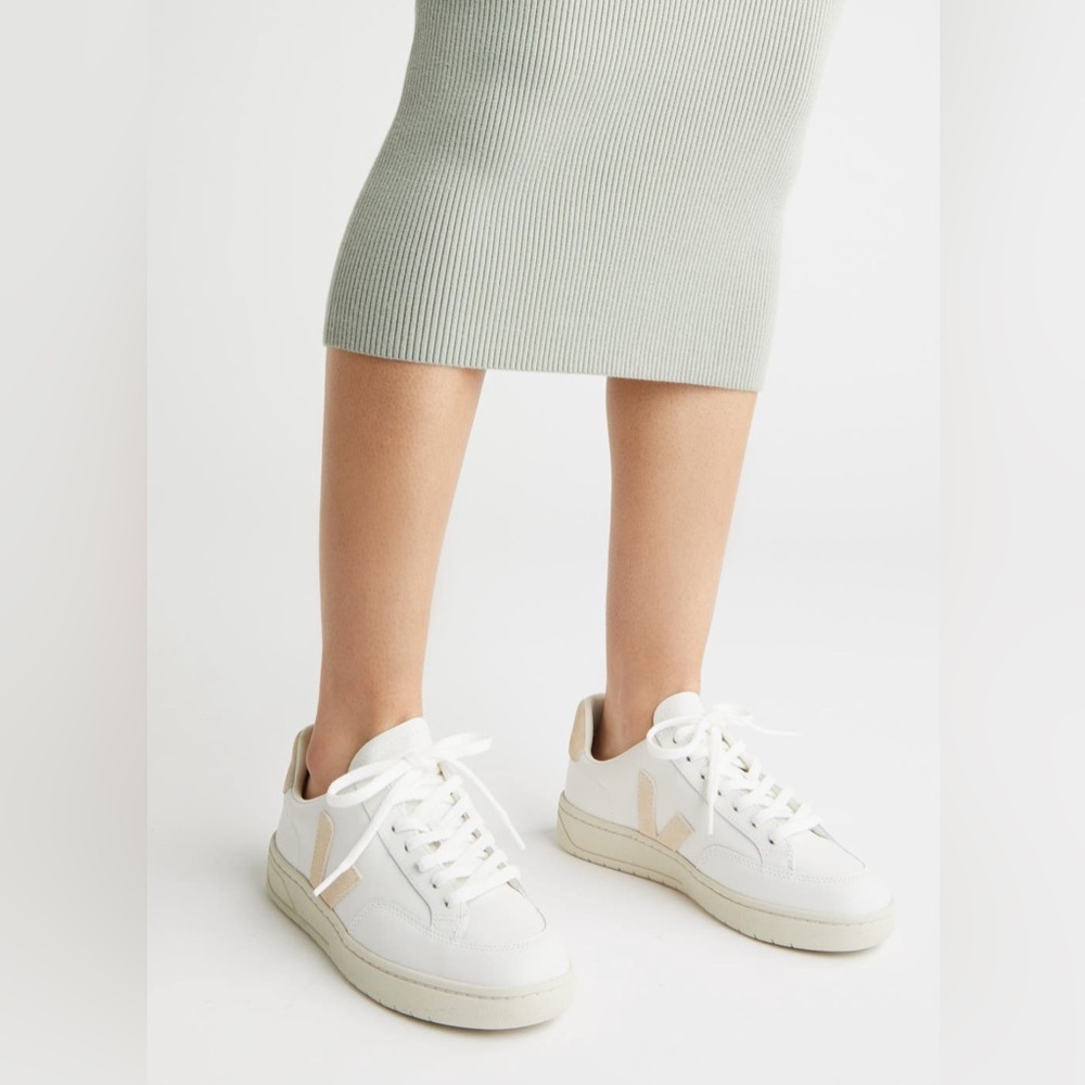 Veja | Women's V12 White | Beige Sneakers - Picture 2 of 6